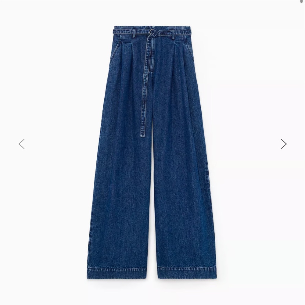 G. Label by Goop ultra wide pleated jean in size 4.